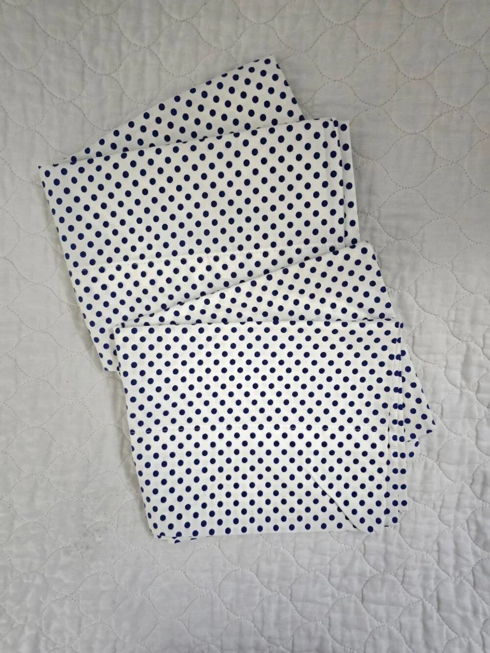 Set Of 2 Lauren Ralph Lauren White Royal Blue Polka Dots Standard Pillowcases.
